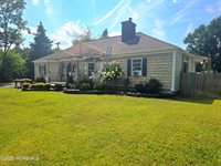 64 South Hope Chapel Road, Jackson, NJ 08527