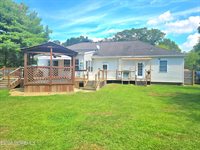 64 South Hope Chapel Road, Jackson, NJ 08527