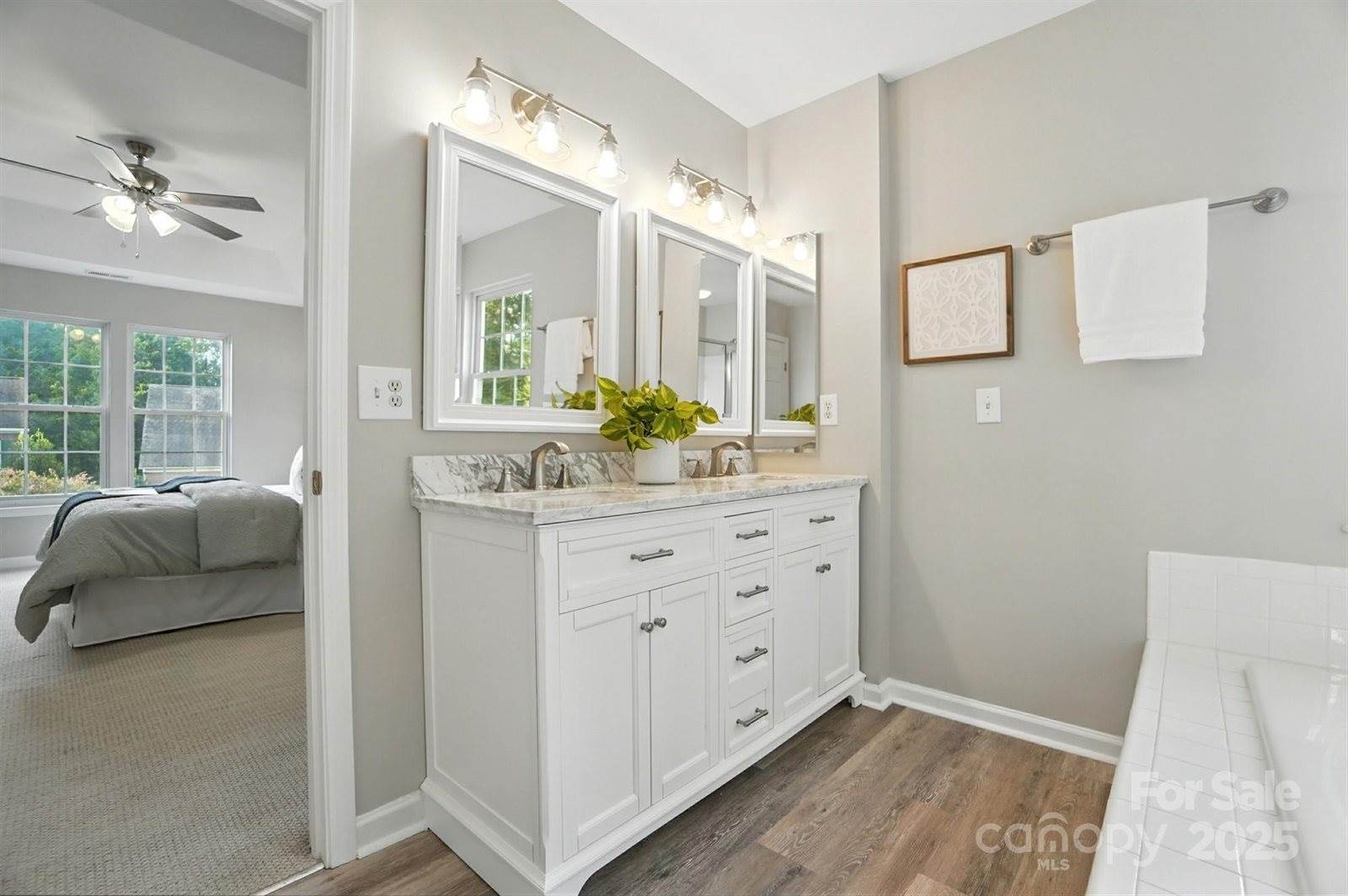 9709 Mitchell Glen Drive, Charlotte, NC 28277