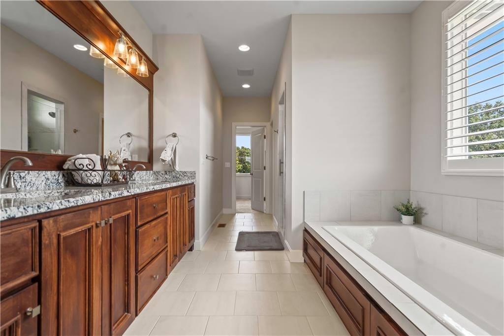 520 South 98th Street, Edwardsville, KS 66111