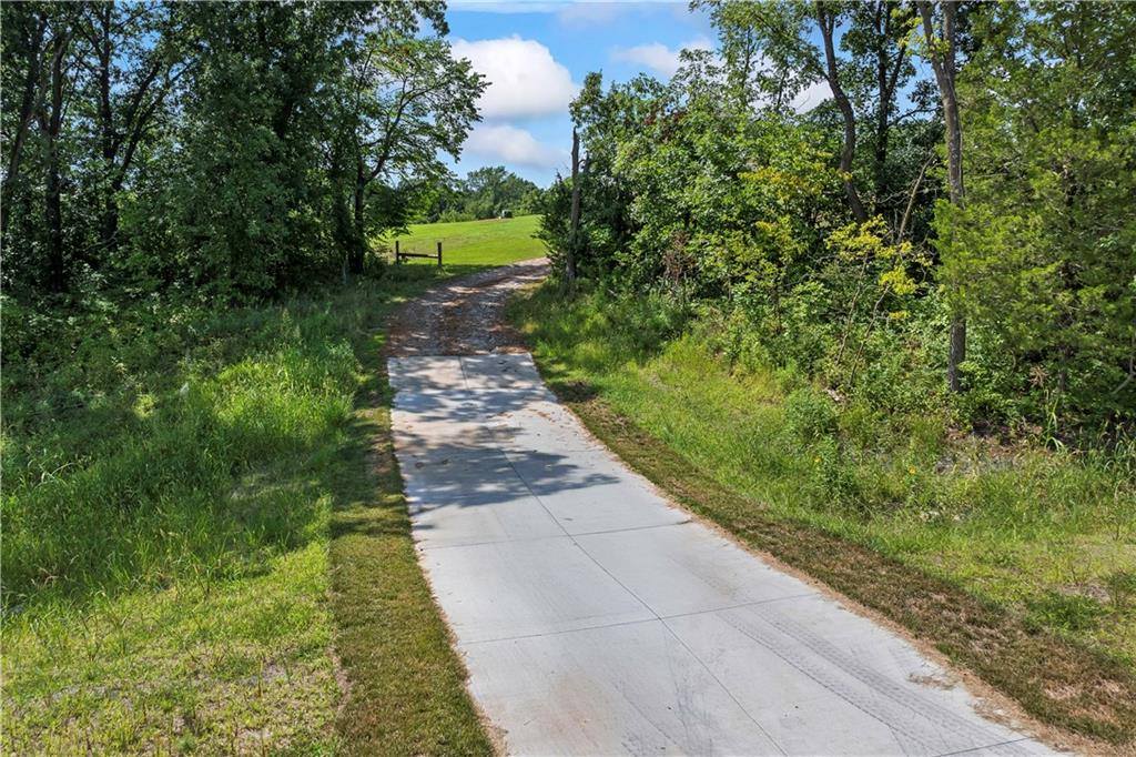 520 South 98th Street, Edwardsville, KS 66111