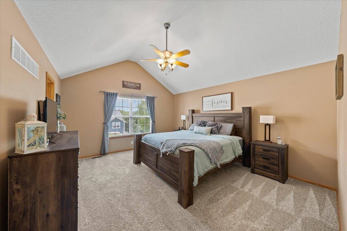 1548 South 105th Court, Edwardsville, KS 66111