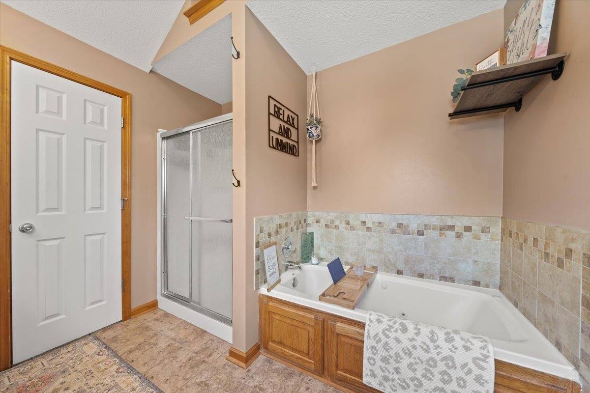 1548 South 105th Court, Edwardsville, KS 66111