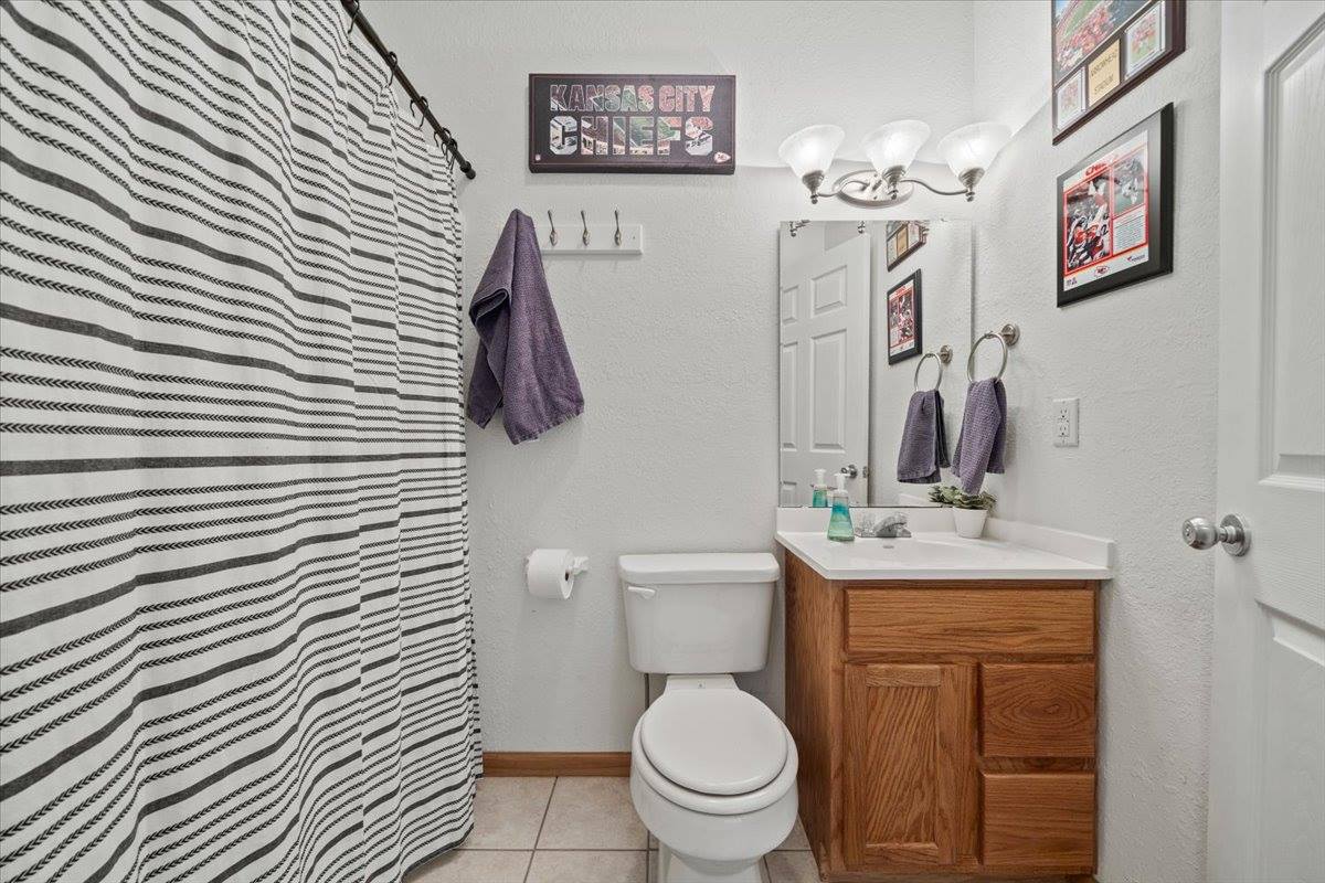 1548 South 105th Court, Edwardsville, KS 66111