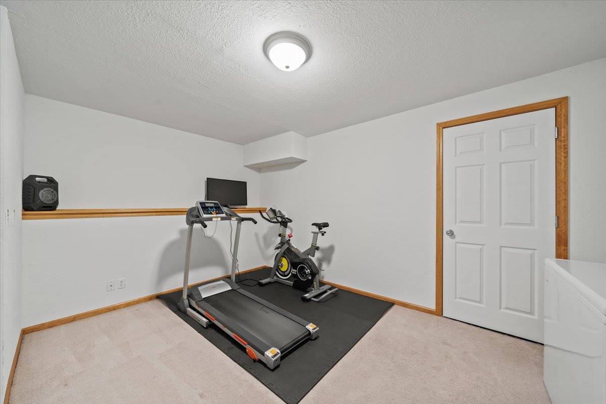 1548 South 105th Court, Edwardsville, KS 66111