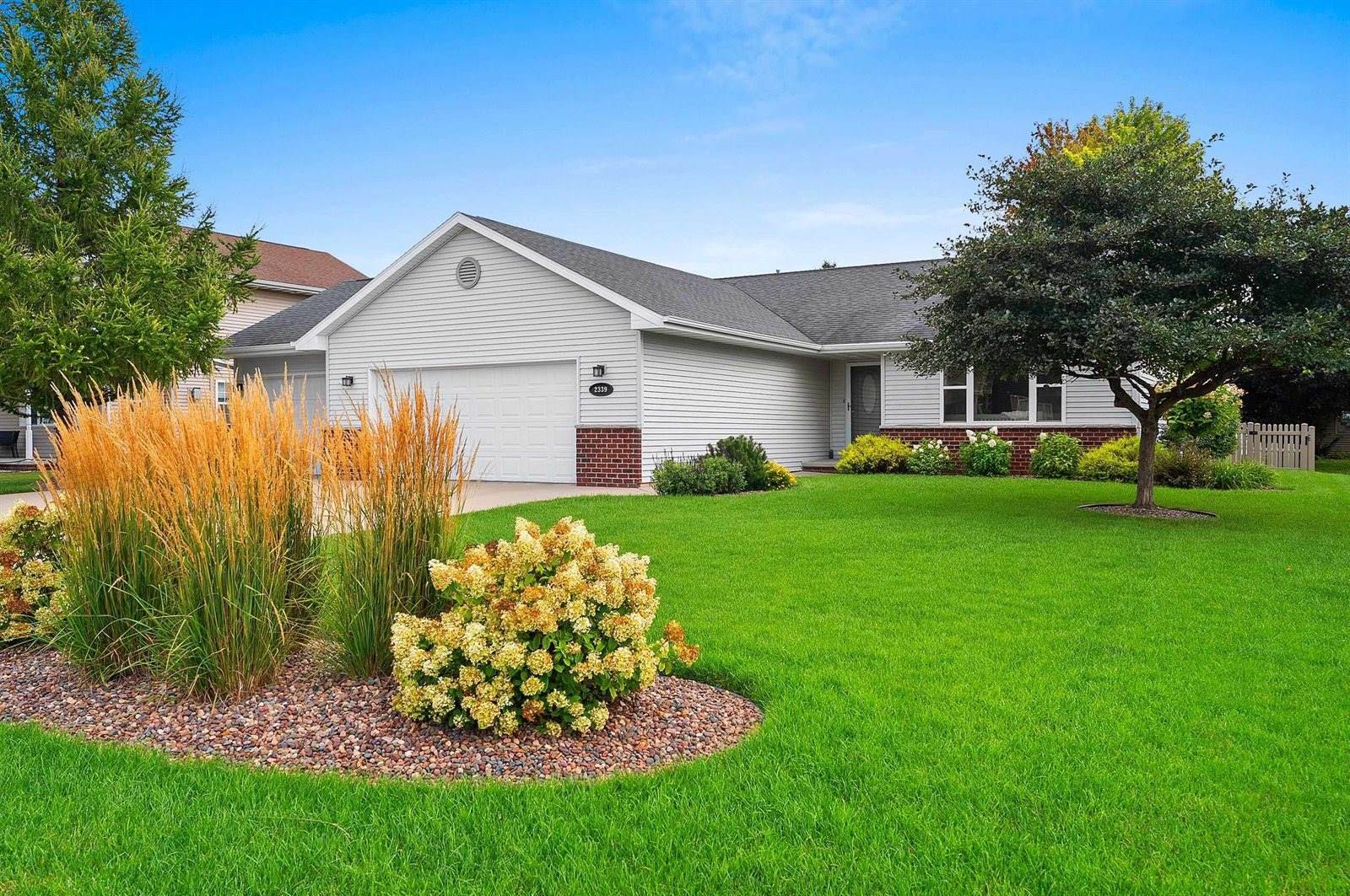 2339 Deer Prairie Drive, Neenah, WI 54956
