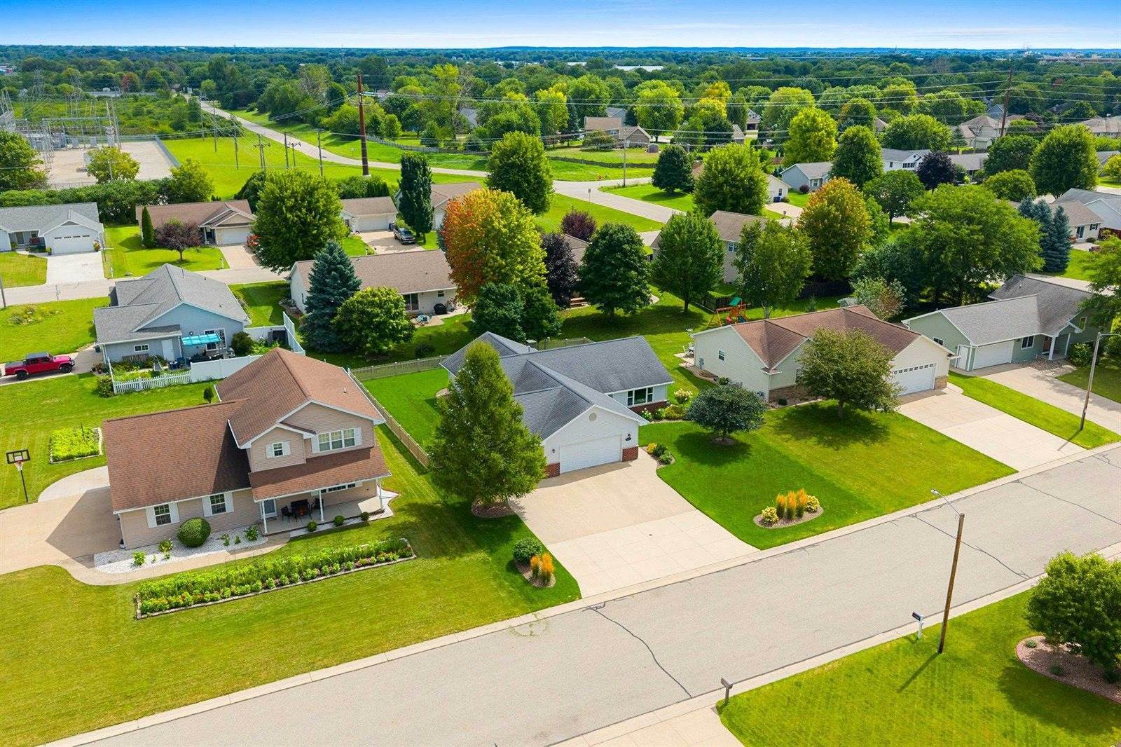 2339 Deer Prairie Drive, Neenah, WI 54956