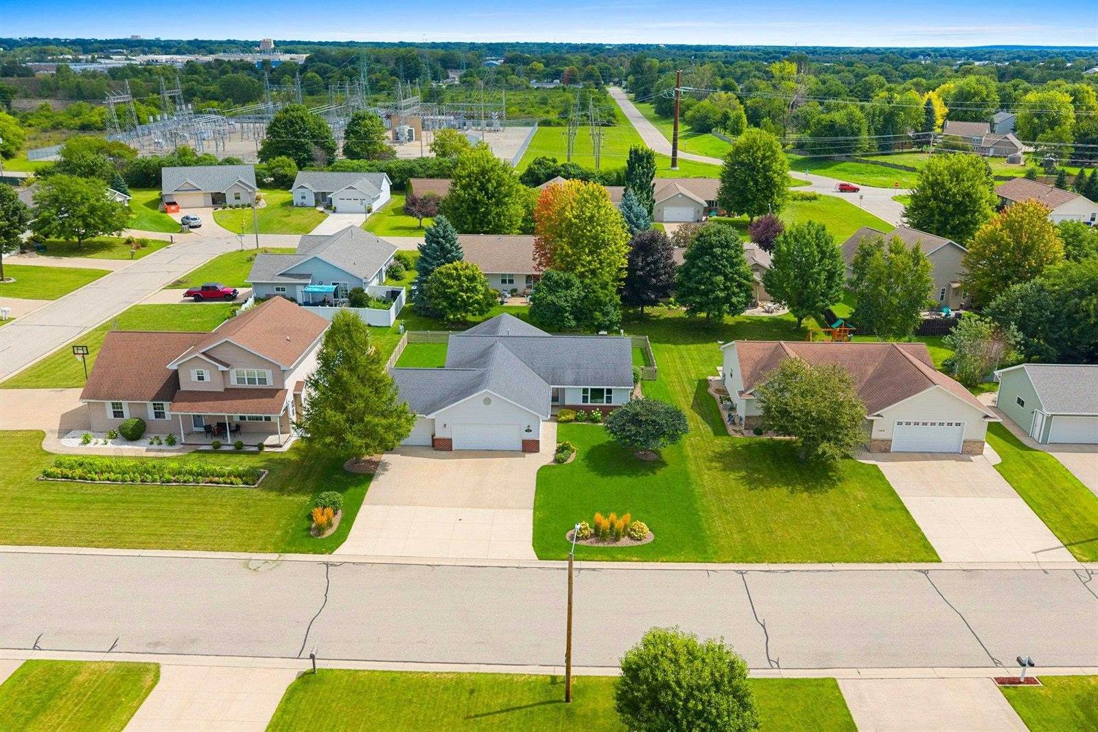 2339 Deer Prairie Drive, Neenah, WI 54956