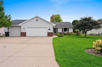 2339 Deer Prairie Drive, Neenah, WI 54956