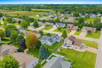 2339 Deer Prairie Drive, Neenah, WI 54956