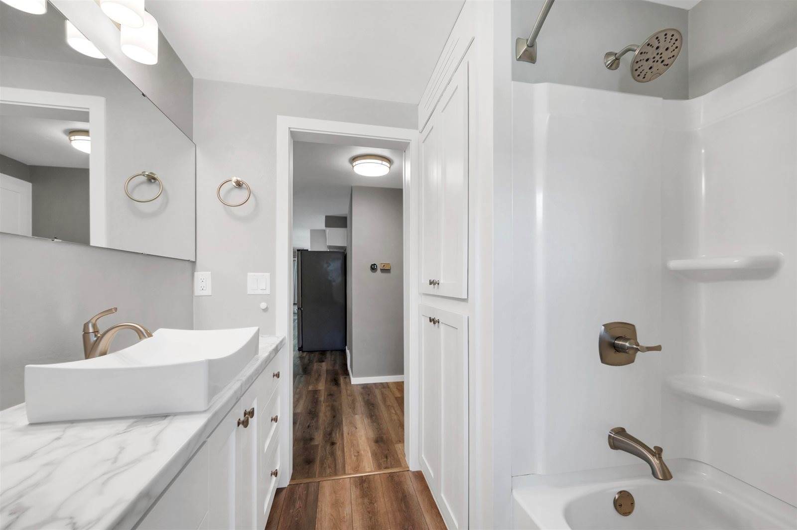 413 Allouez Avenue, Green Bay, WI 54301