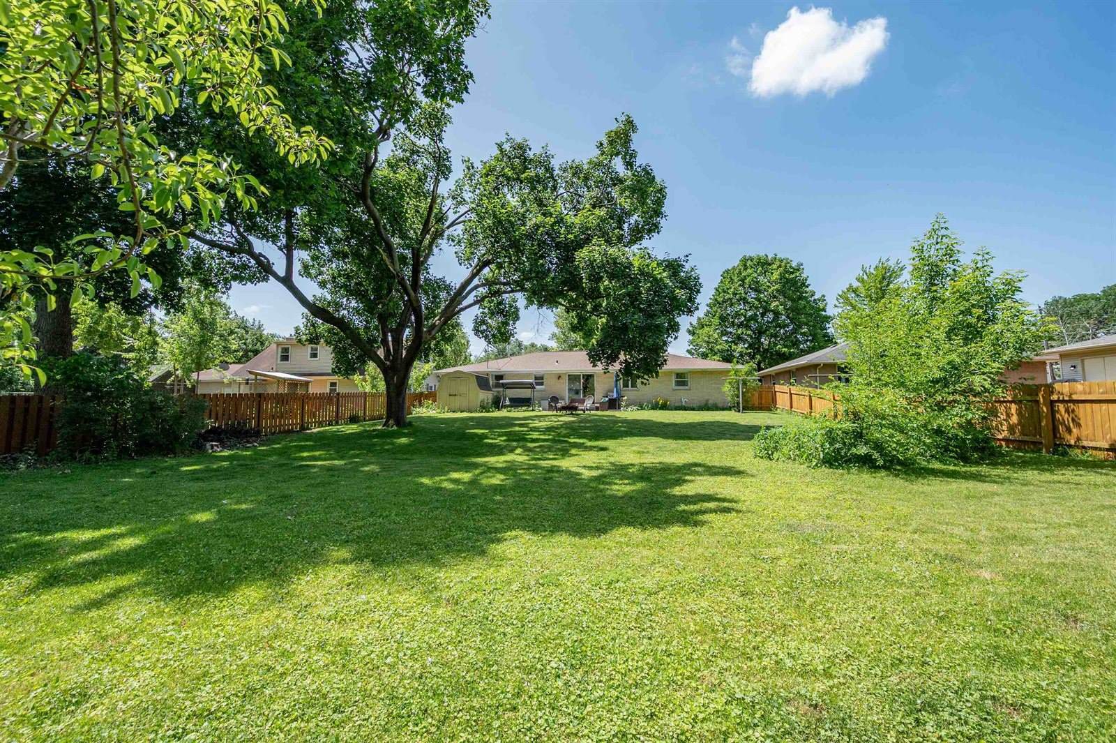 413 Allouez Avenue, Green Bay, WI 54301