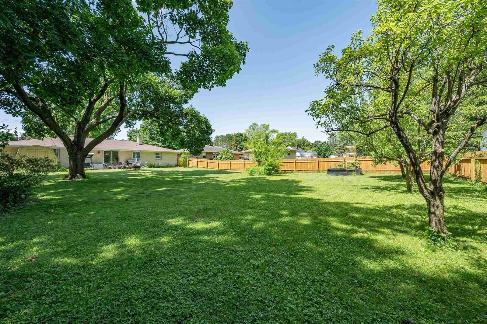 413 Allouez Avenue, Green Bay, WI 54301