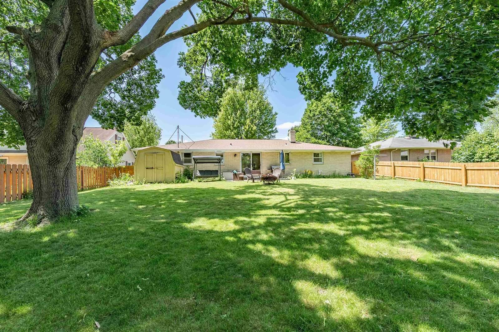 413 Allouez Avenue, Green Bay, WI 54301