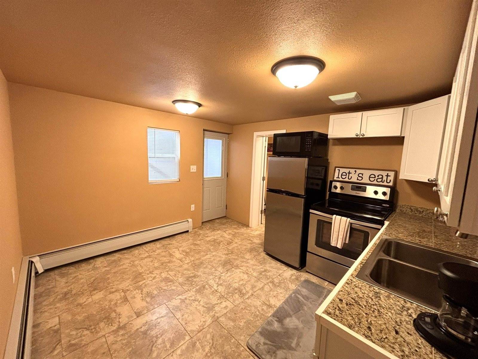 1130 Valley St, Minot, ND 58701