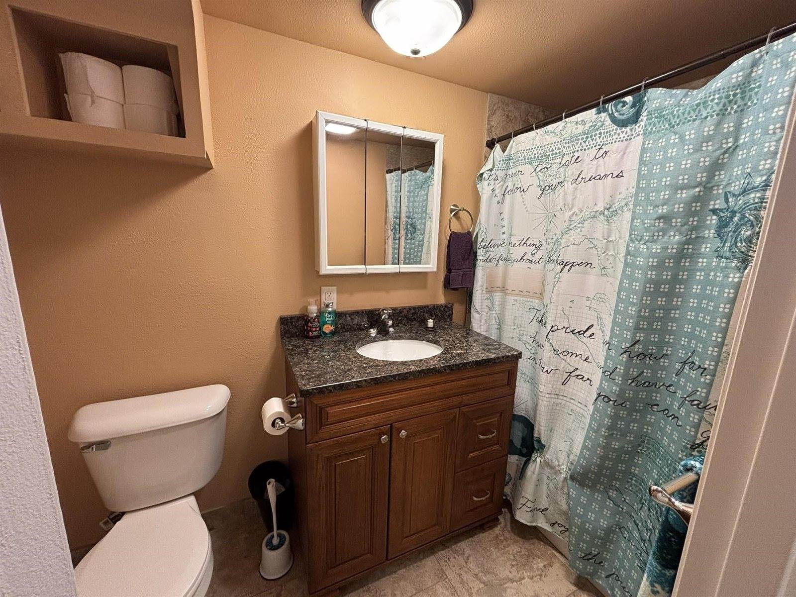 1130 Valley St, Minot, ND 58701