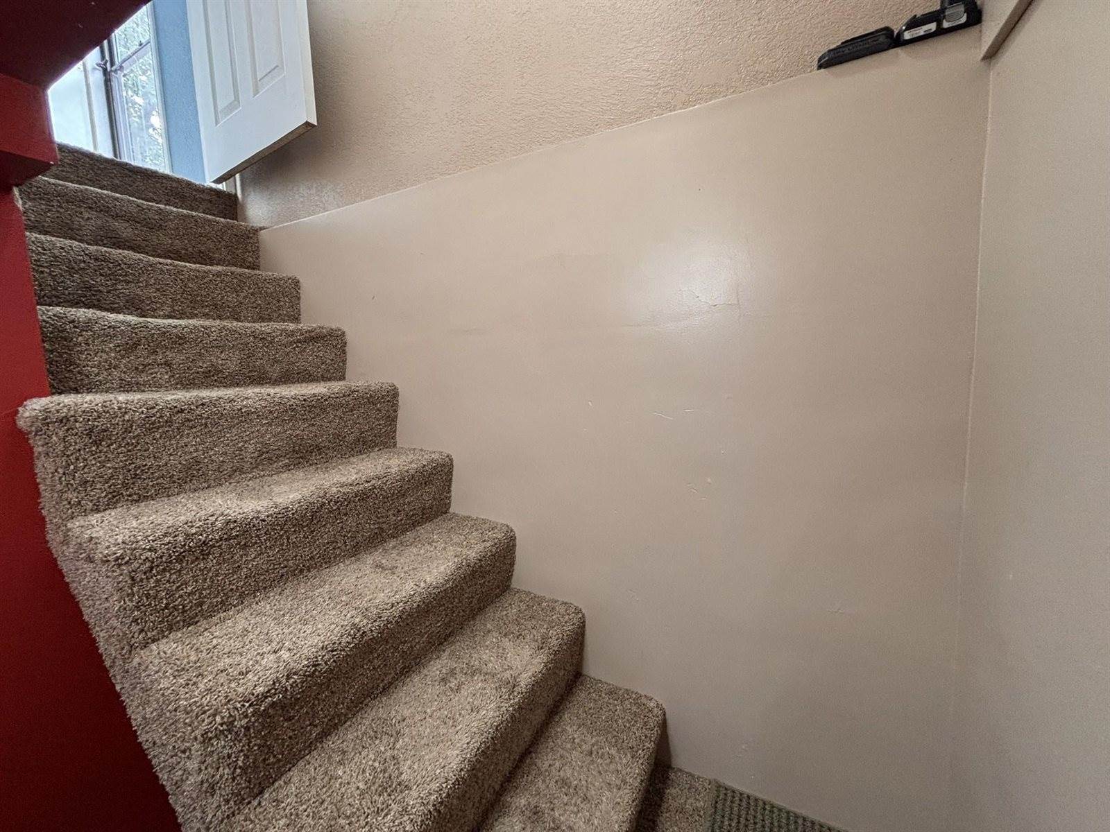 1130 Valley St, Minot, ND 58701