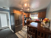 1130 Valley St, Minot, ND 58701