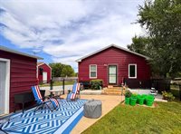 1130 Valley St, Minot, ND 58701