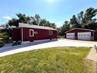 1130 Valley St, Minot, ND 58701