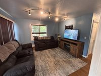 1130 Valley St, Minot, ND 58701