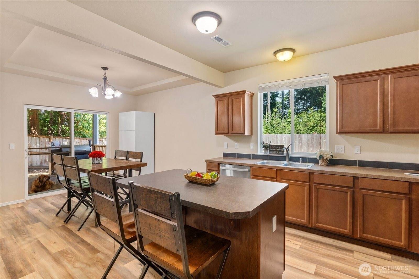 1827 100th Street Court South, Tacoma, WA 98444