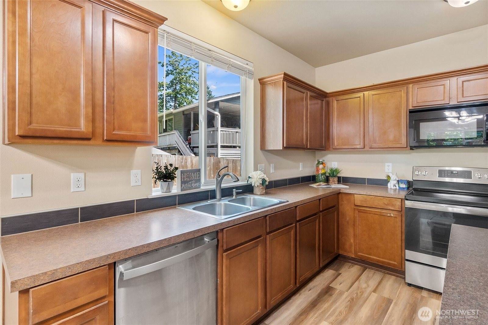 1827 100th Street Court South, Tacoma, WA 98444