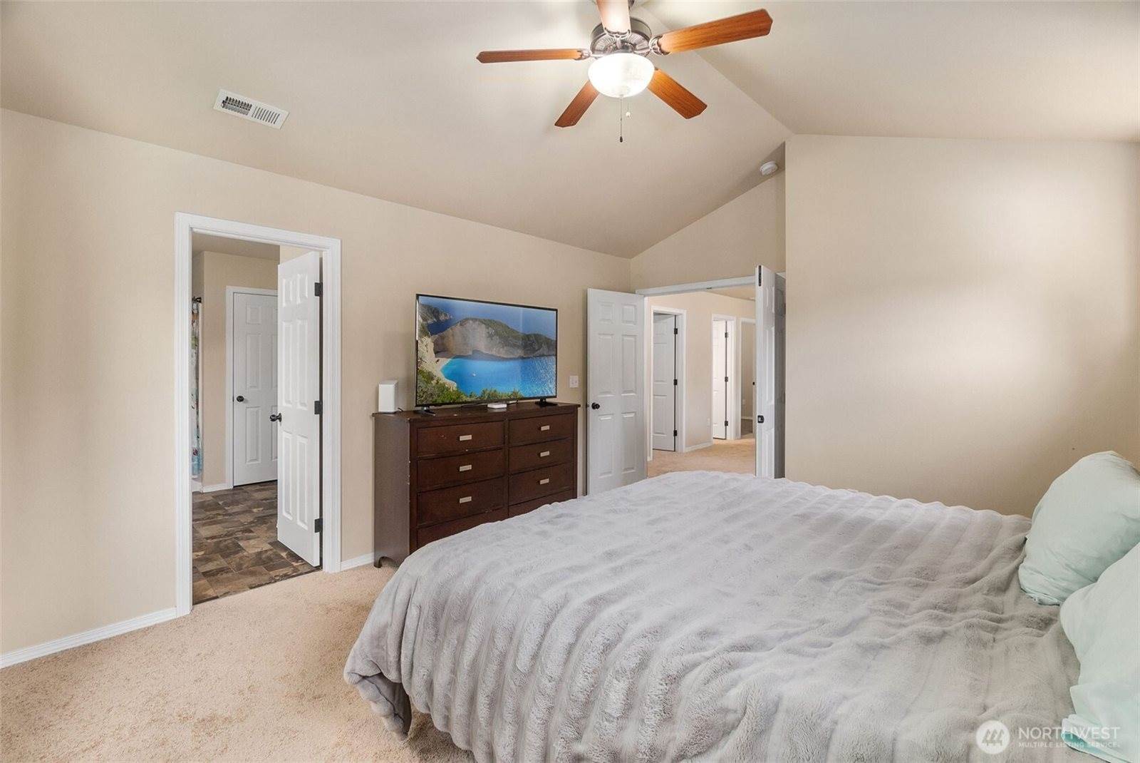 1827 100th Street Court South, Tacoma, WA 98444