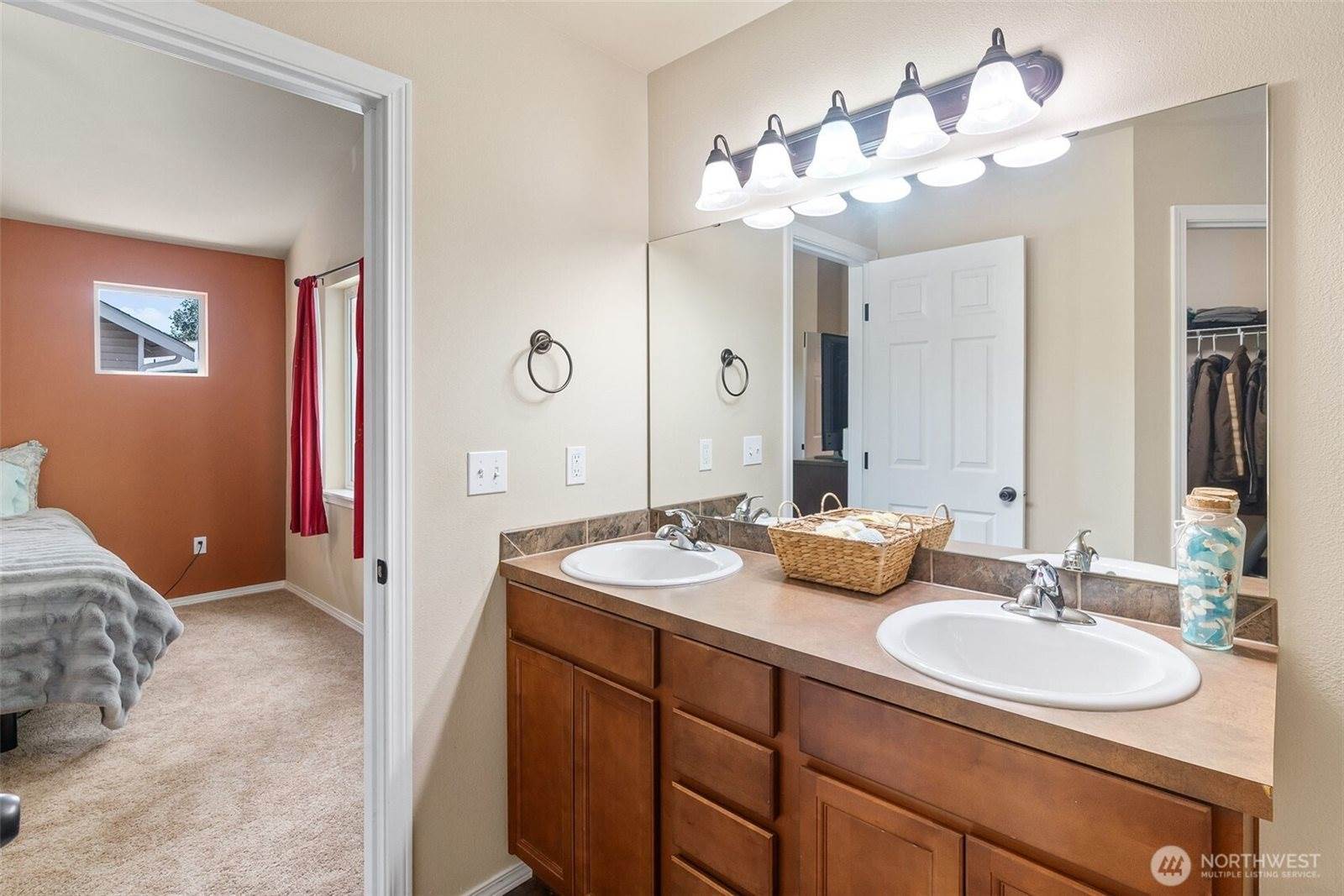 1827 100th Street Court South, Tacoma, WA 98444