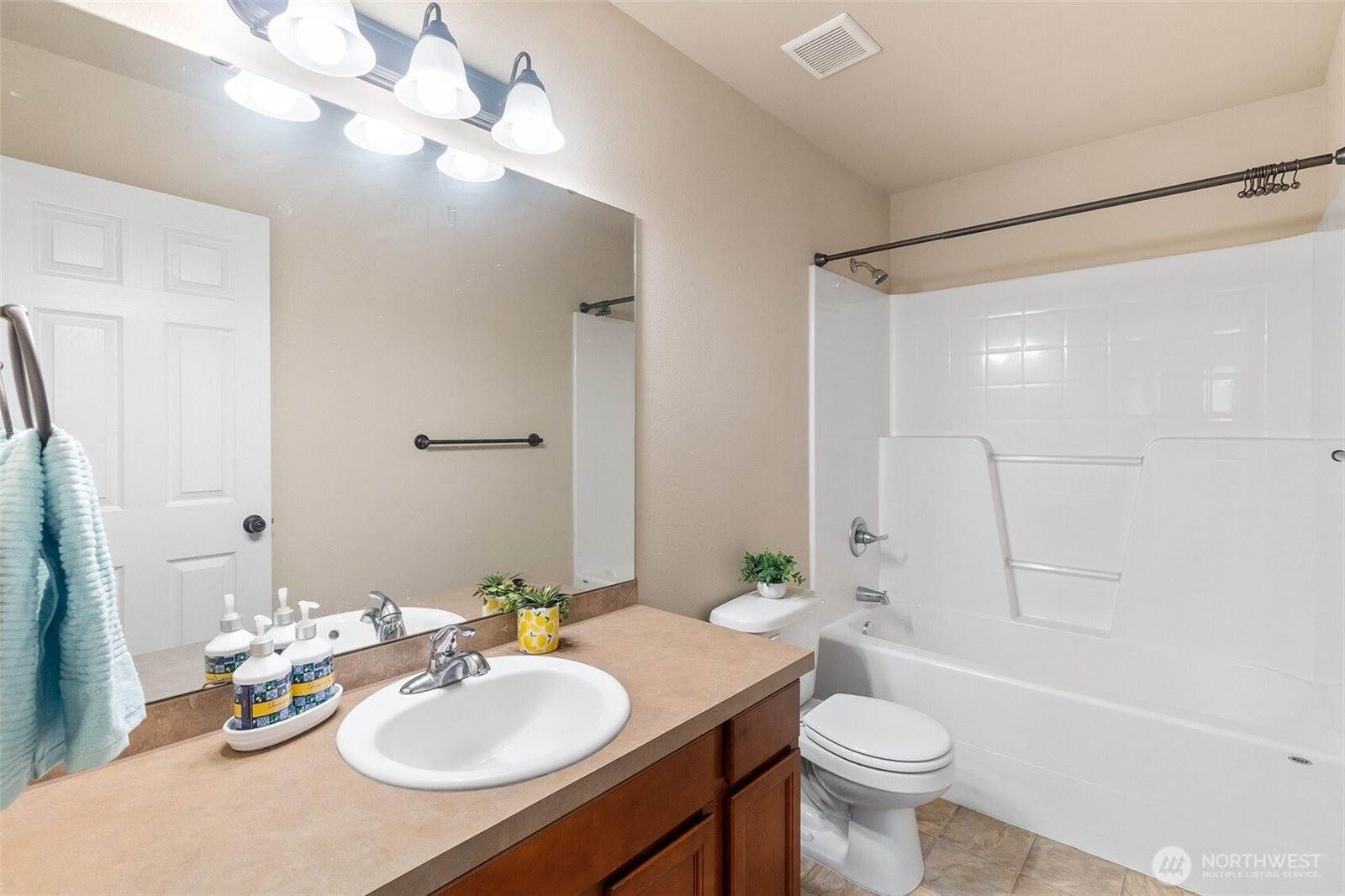 1827 100th Street Court South, Tacoma, WA 98444