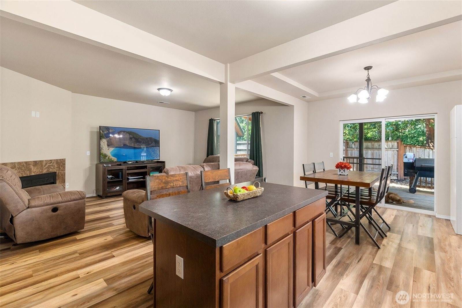 1827 100th Street Court South, Tacoma, WA 98444