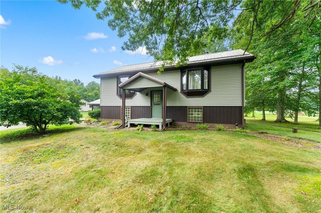 398 Bristol Champion Townline Road, Warren, OH 44481