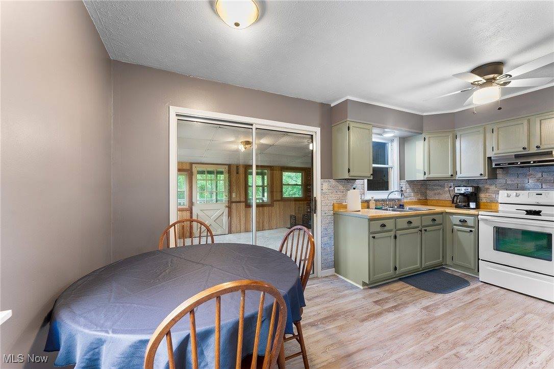 398 Bristol Champion Townline Road, Warren, OH 44481