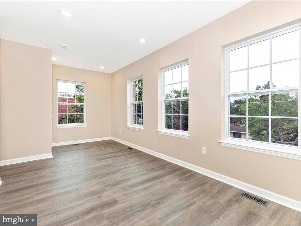 4820 Hayes Street NE, Washington, DC 20019