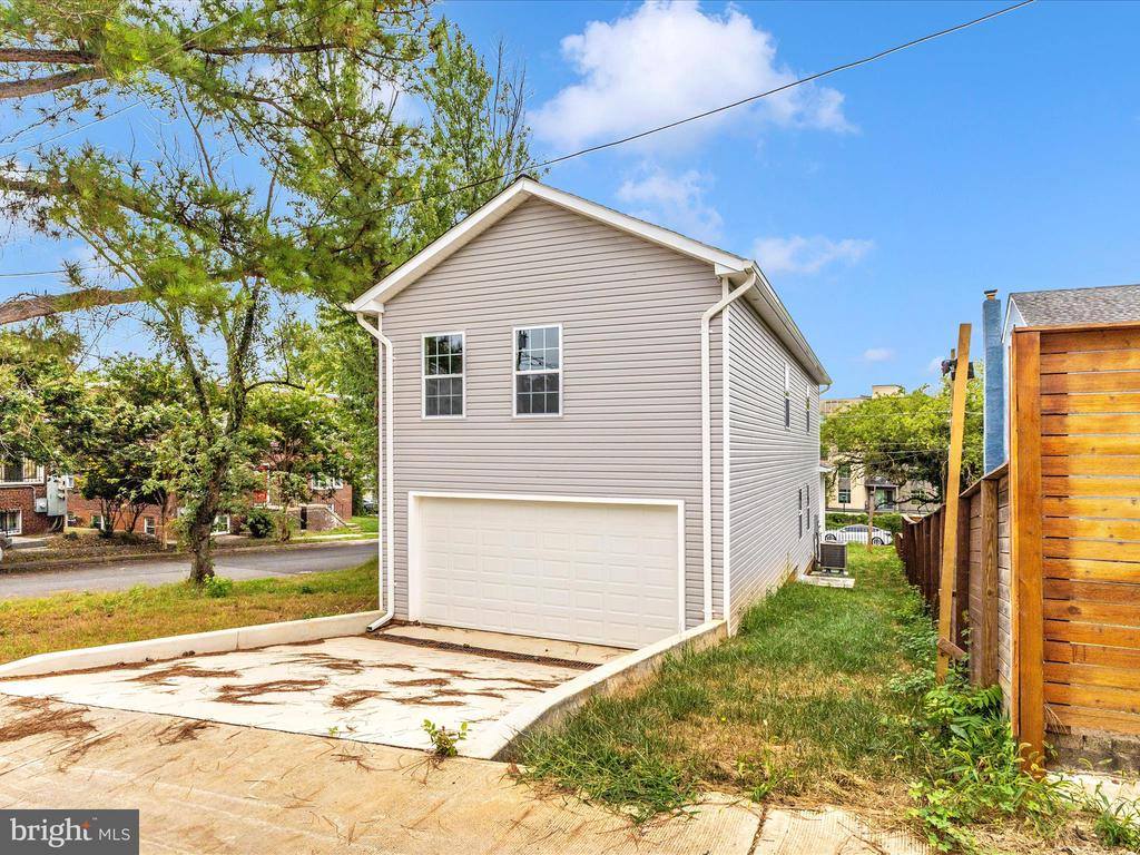 4820 Hayes Street NE, Washington, DC 20019