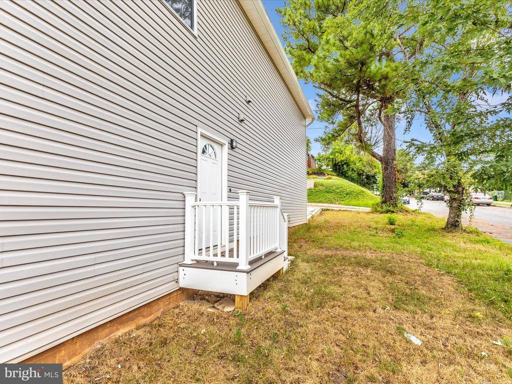 4820 Hayes Street NE, Washington, DC 20019