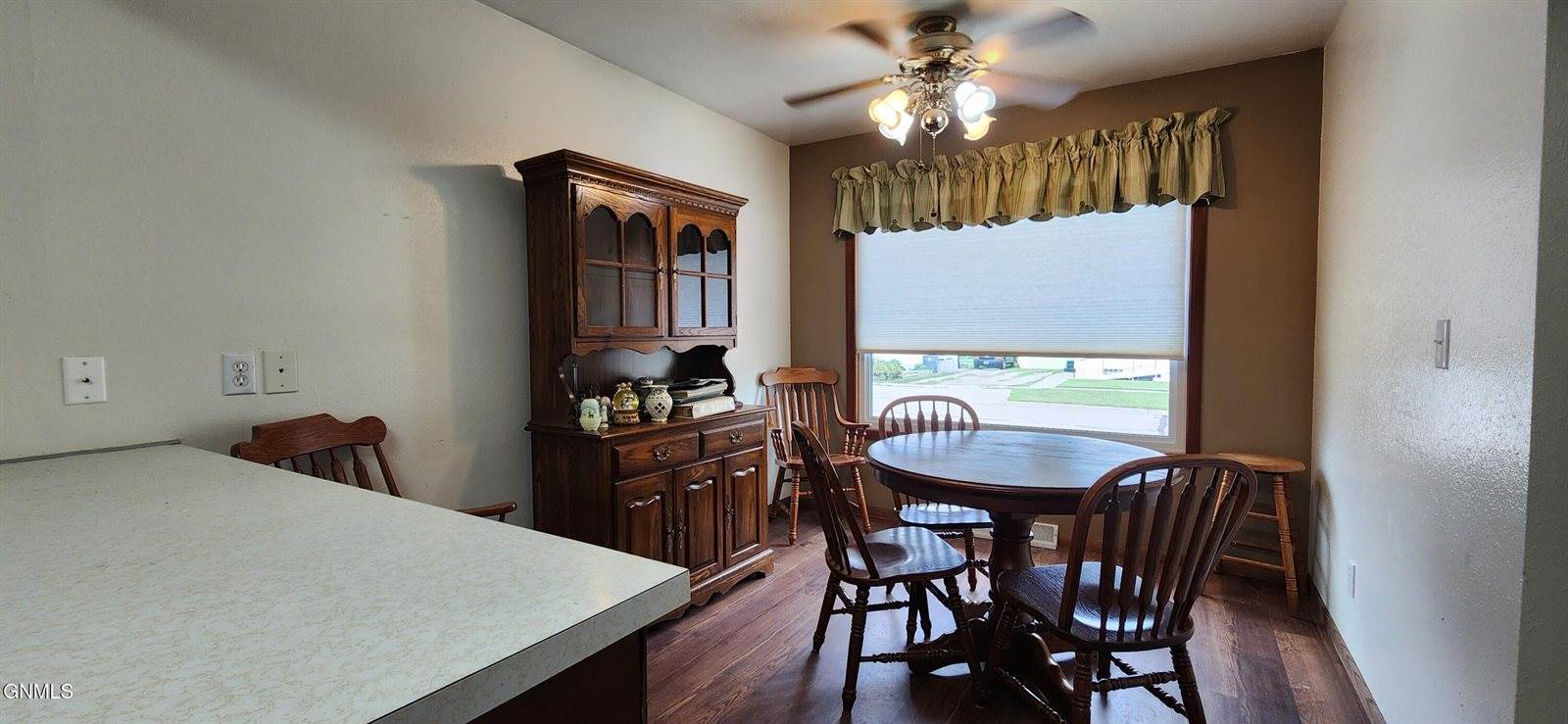 207 Roosevelt Avenue, Underwood, ND 58576