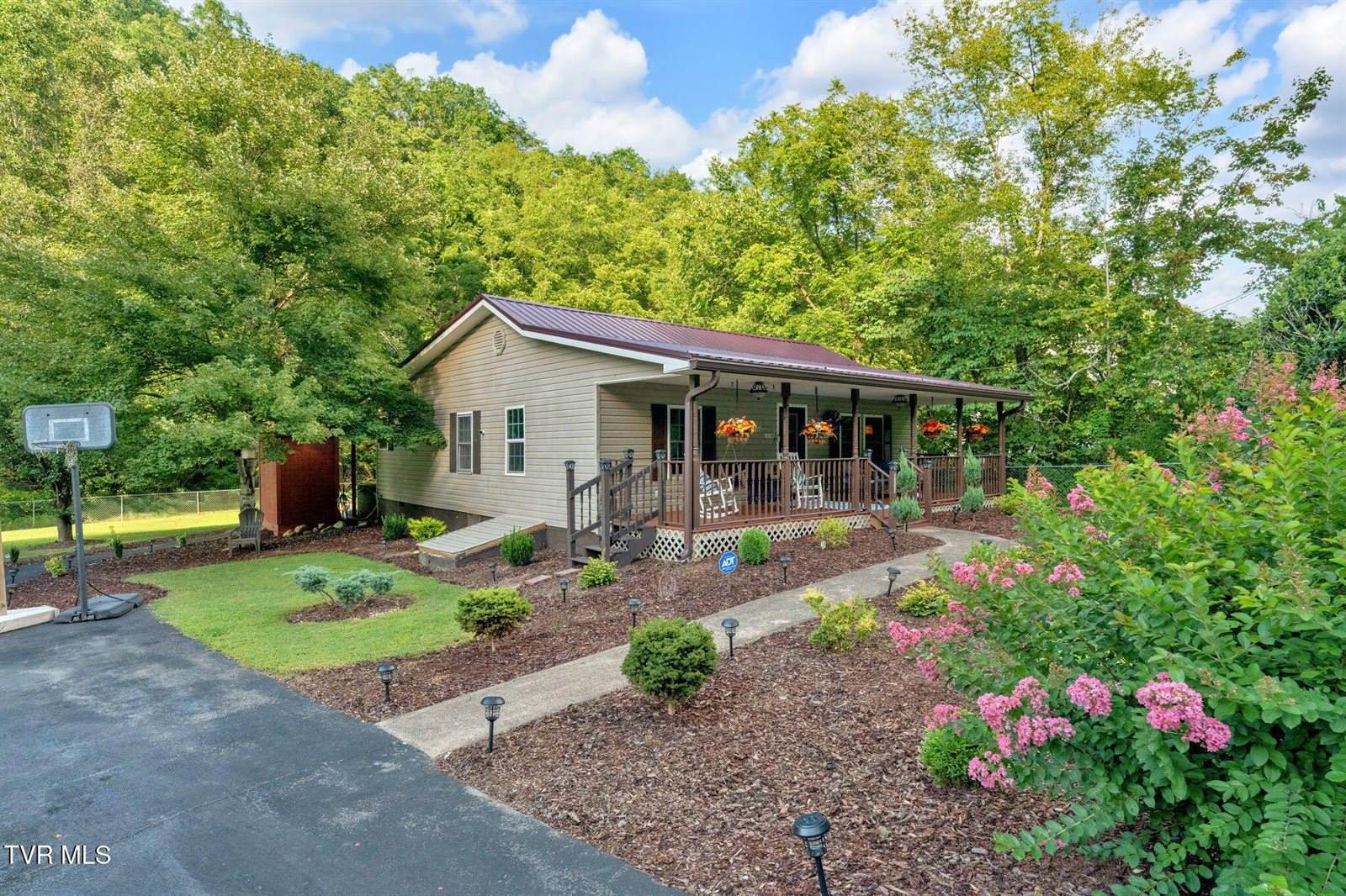 1830 Bristol Highway, Watauga, TN 37694