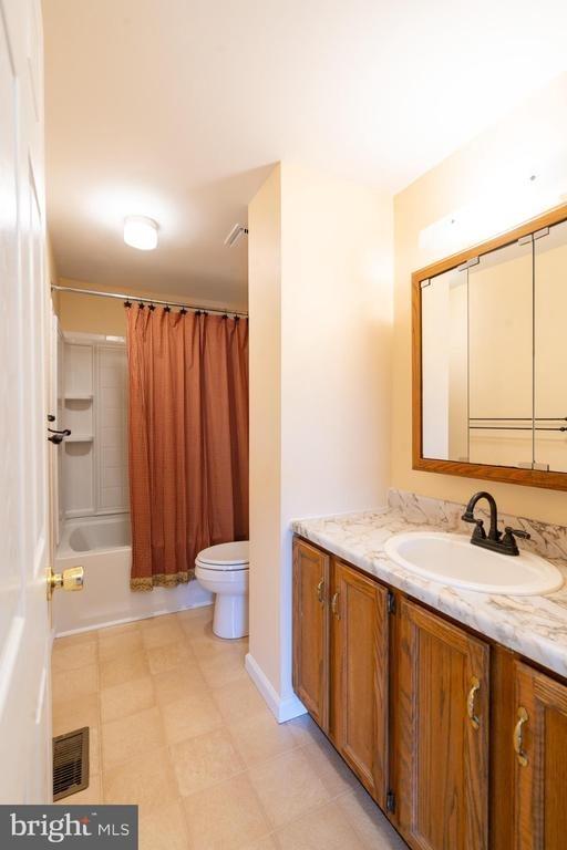 2 Zephyr Court, Taneytown, MD 21787