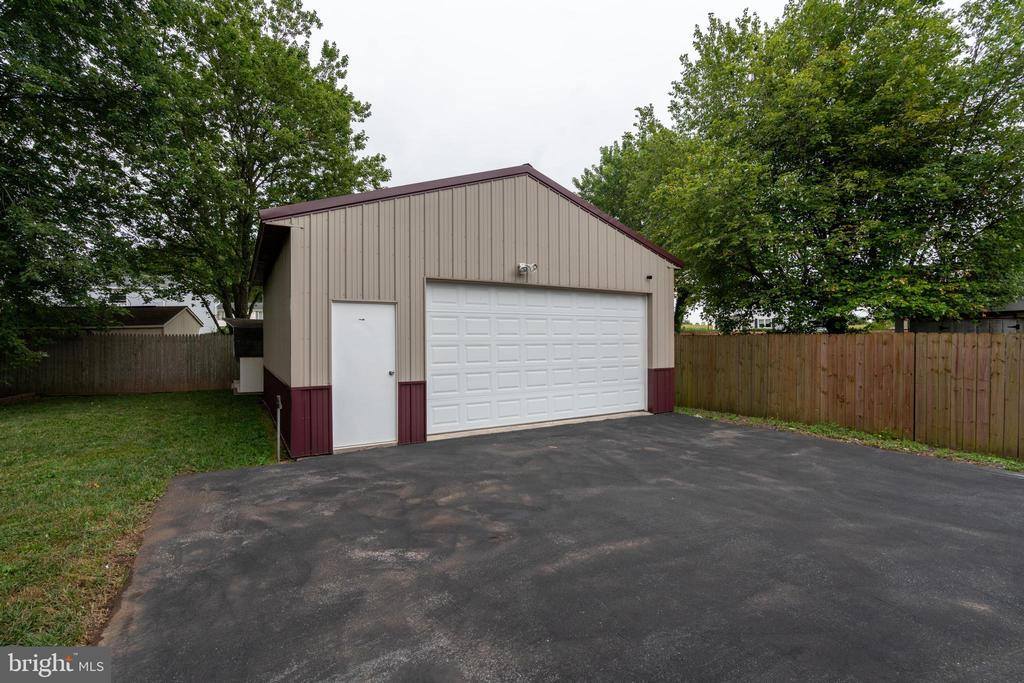 2 Zephyr Court, Taneytown, MD 21787