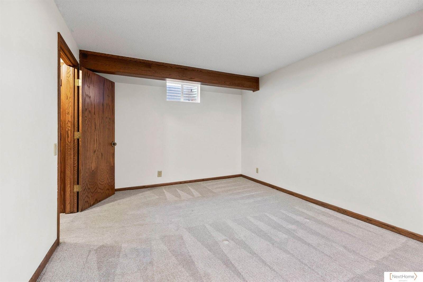 8231 Hickory Lane, Lincoln, NE 68510