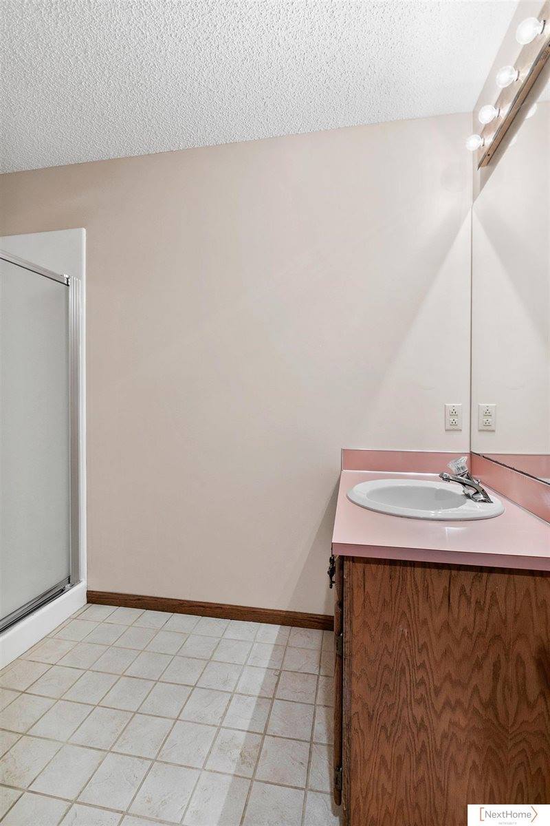 8231 Hickory Lane, Lincoln, NE 68510