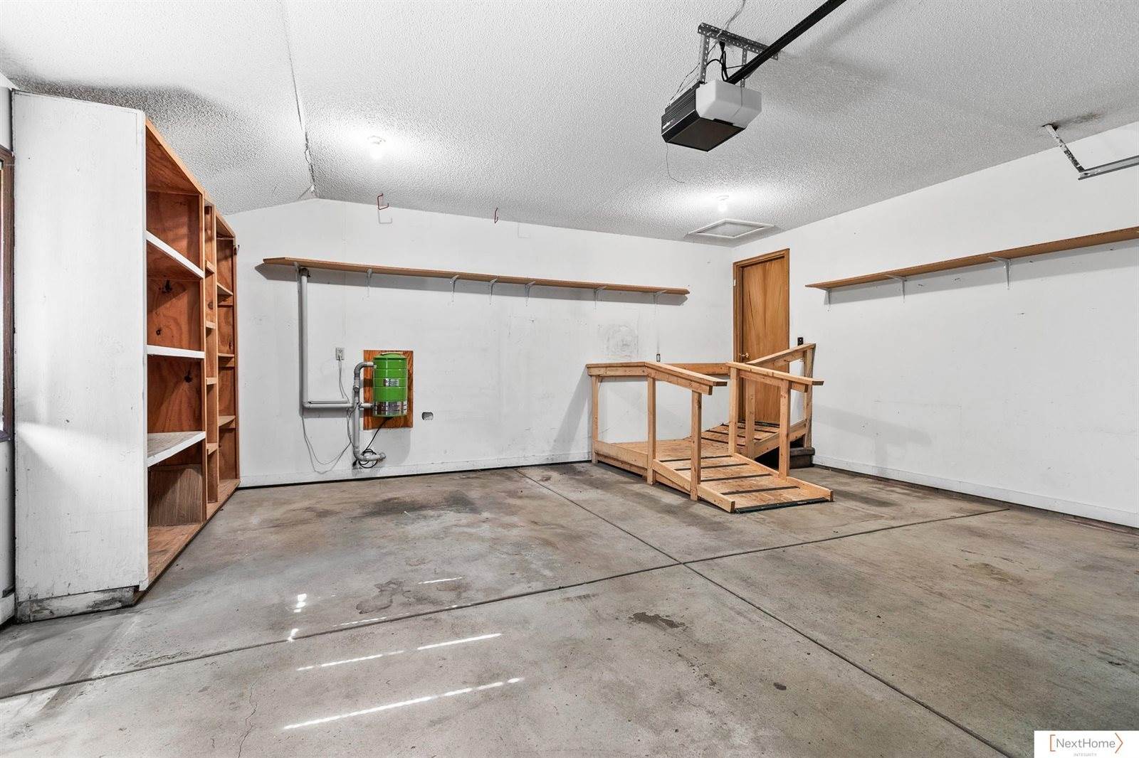 8231 Hickory Lane, Lincoln, NE 68510