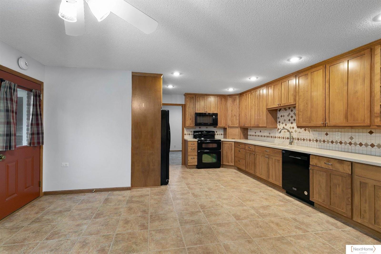 8231 Hickory Lane, Lincoln, NE 68510