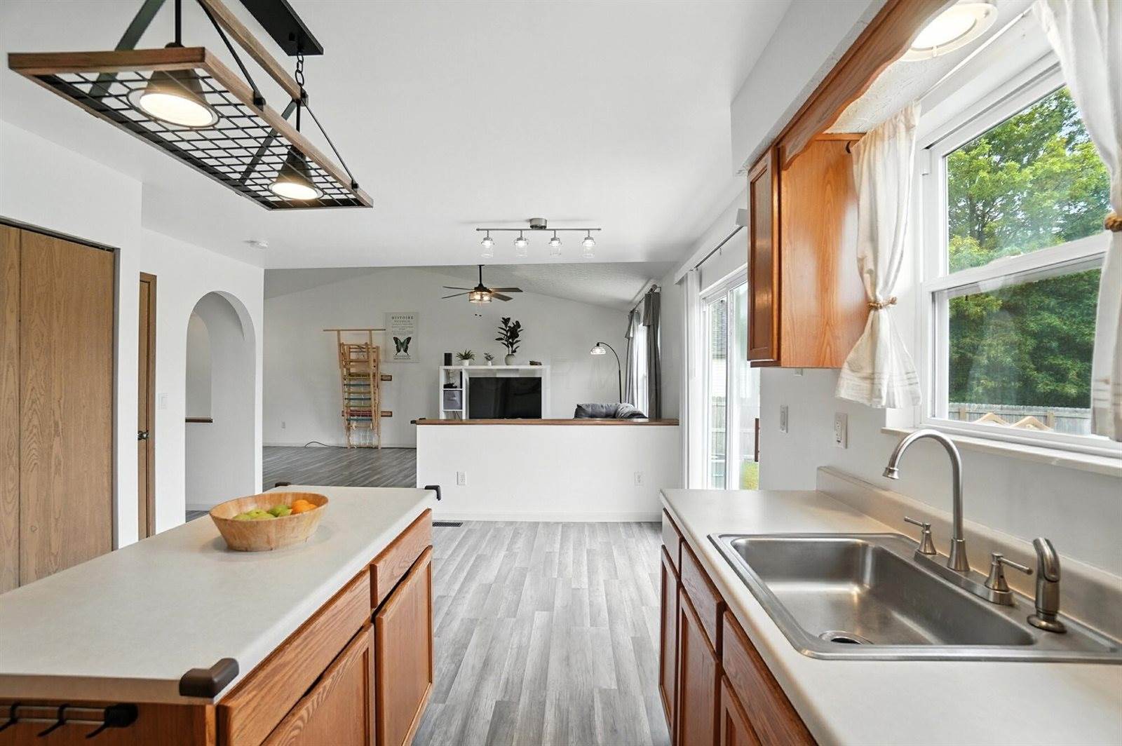 103 Kettering Bend, Delaware, OH 43015