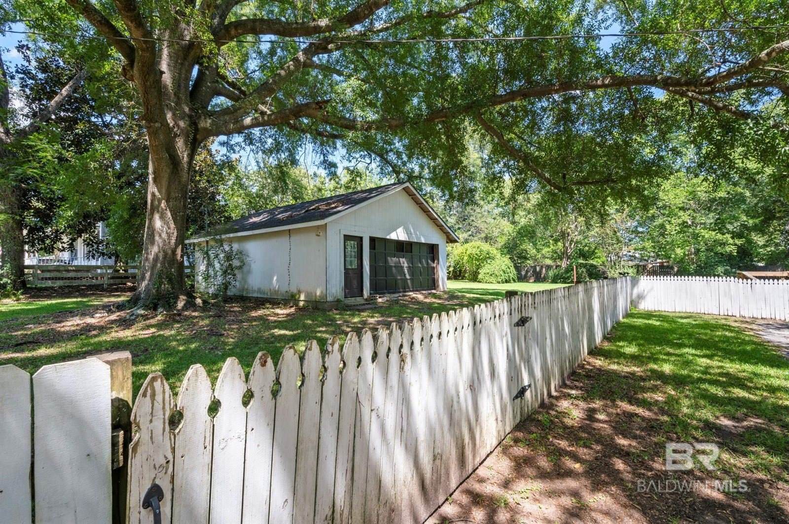 60 Bigger Street, Monroeville, AL 36460