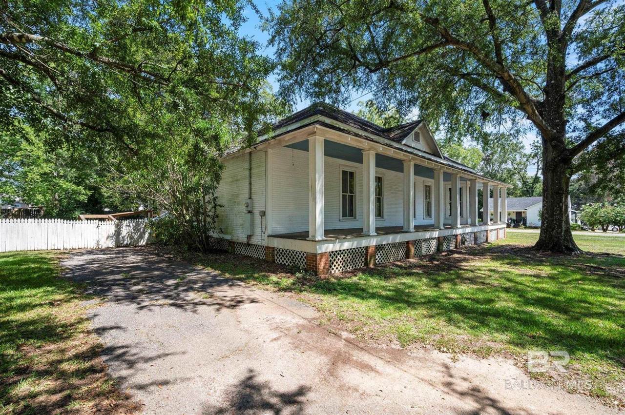 60 Bigger Street, Monroeville, AL 36460