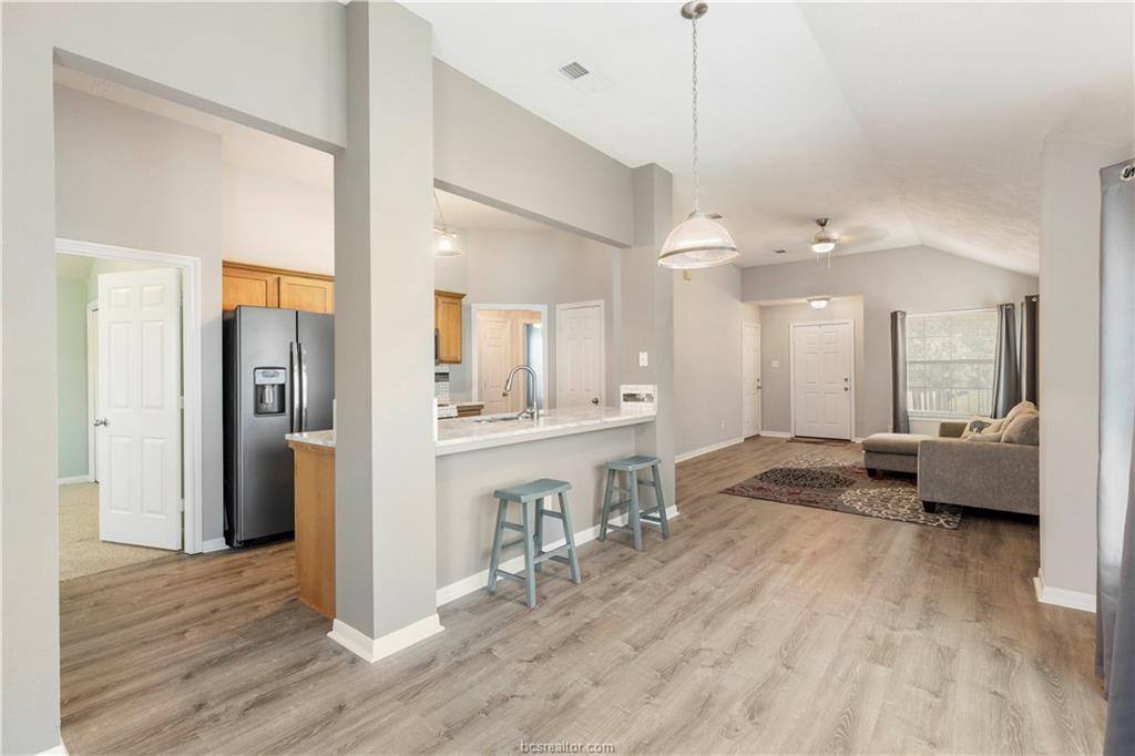 1063 Windmeadows Drive, College Station, TX 77845