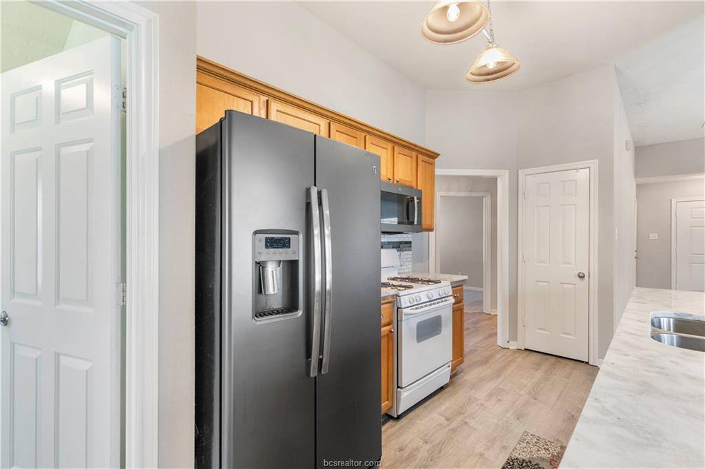 1063 Windmeadows Drive, College Station, TX 77845