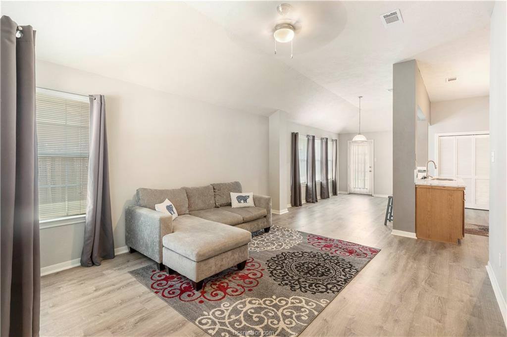 1063 Windmeadows Drive, College Station, TX 77845